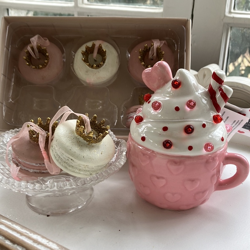 BUNDLE Valentines Day SET/6 Macaron Ornaments & Lite Up Hot Cocoa Mug RACHEL ZOE - Picture 2 of 8